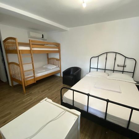 Hotel Casa Ciobi à Două Mai Extérieur photo