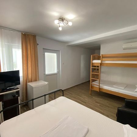 Hotel Casa Ciobi à Două Mai Chambre photo