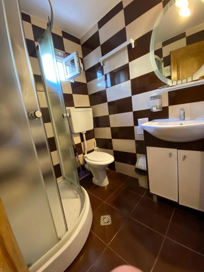 Hotel Casa Ciobi à Două Mai Extérieur photo