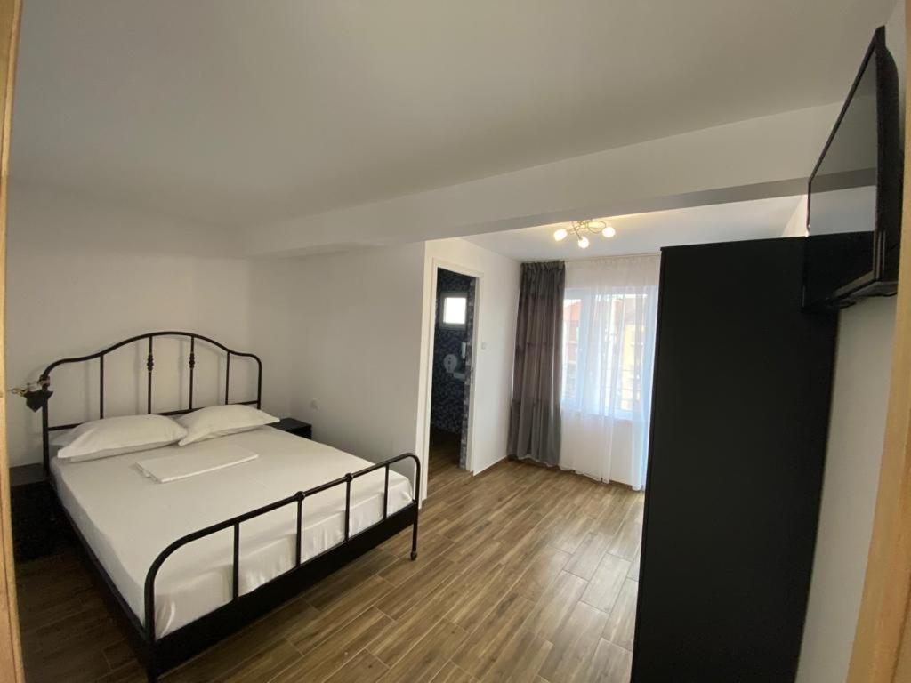Hotel Casa Ciobi à Două Mai Extérieur photo