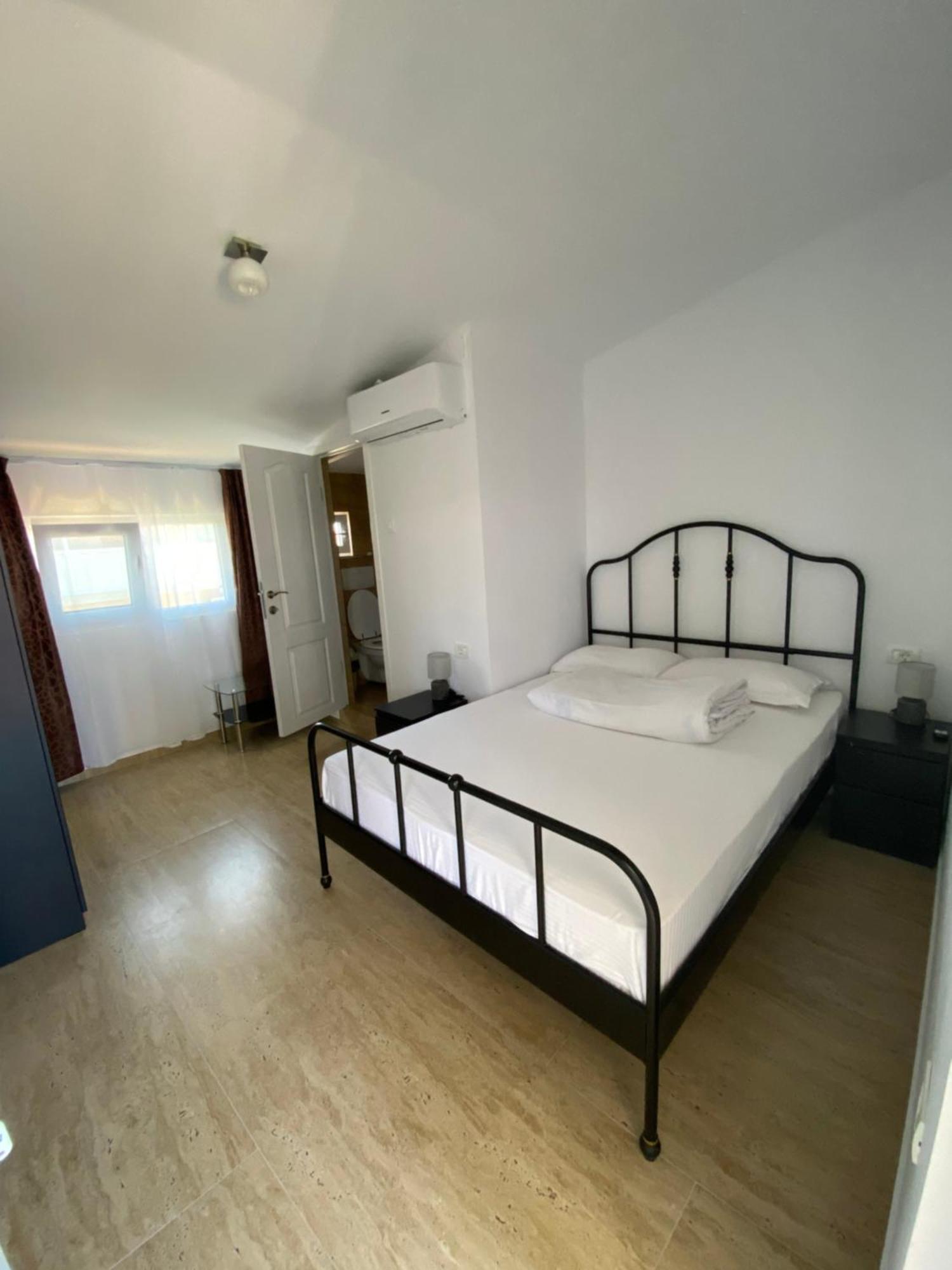 Hotel Casa Ciobi à Două Mai Extérieur photo