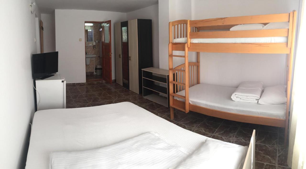 Hotel Casa Ciobi à Două Mai Extérieur photo